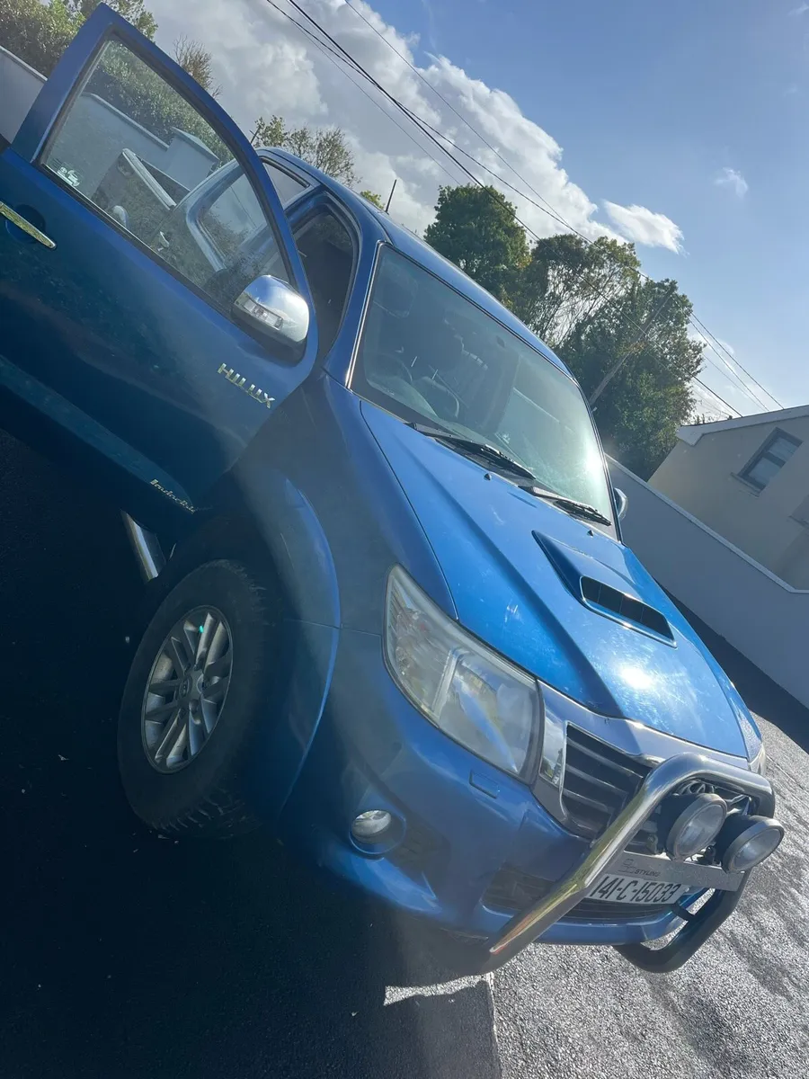 2014 Toyota Hilux Invincible 3.0 87 k miles - Image 3