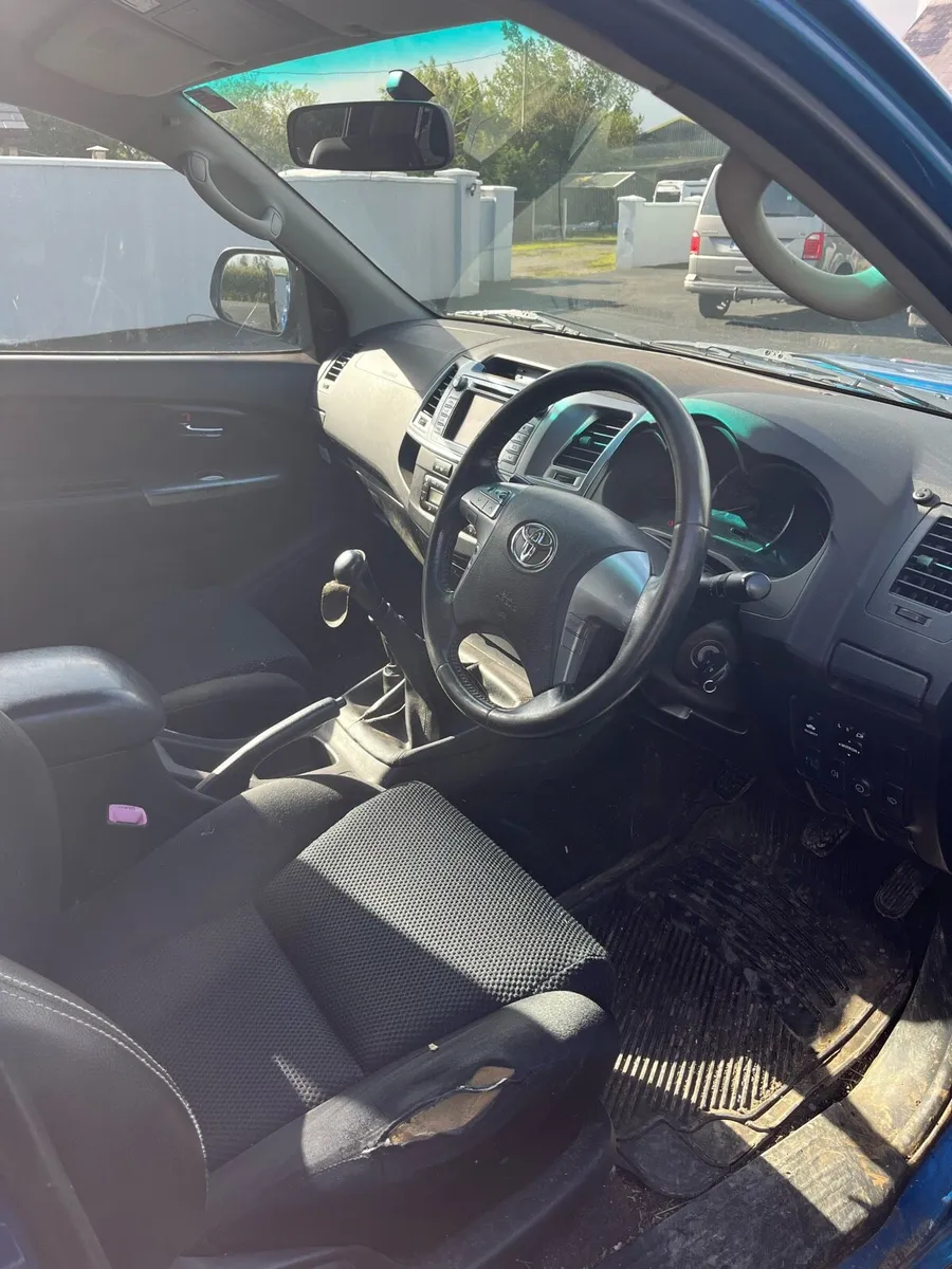 2014 Toyota Hilux Invincible 3.0 87 k miles - Image 4