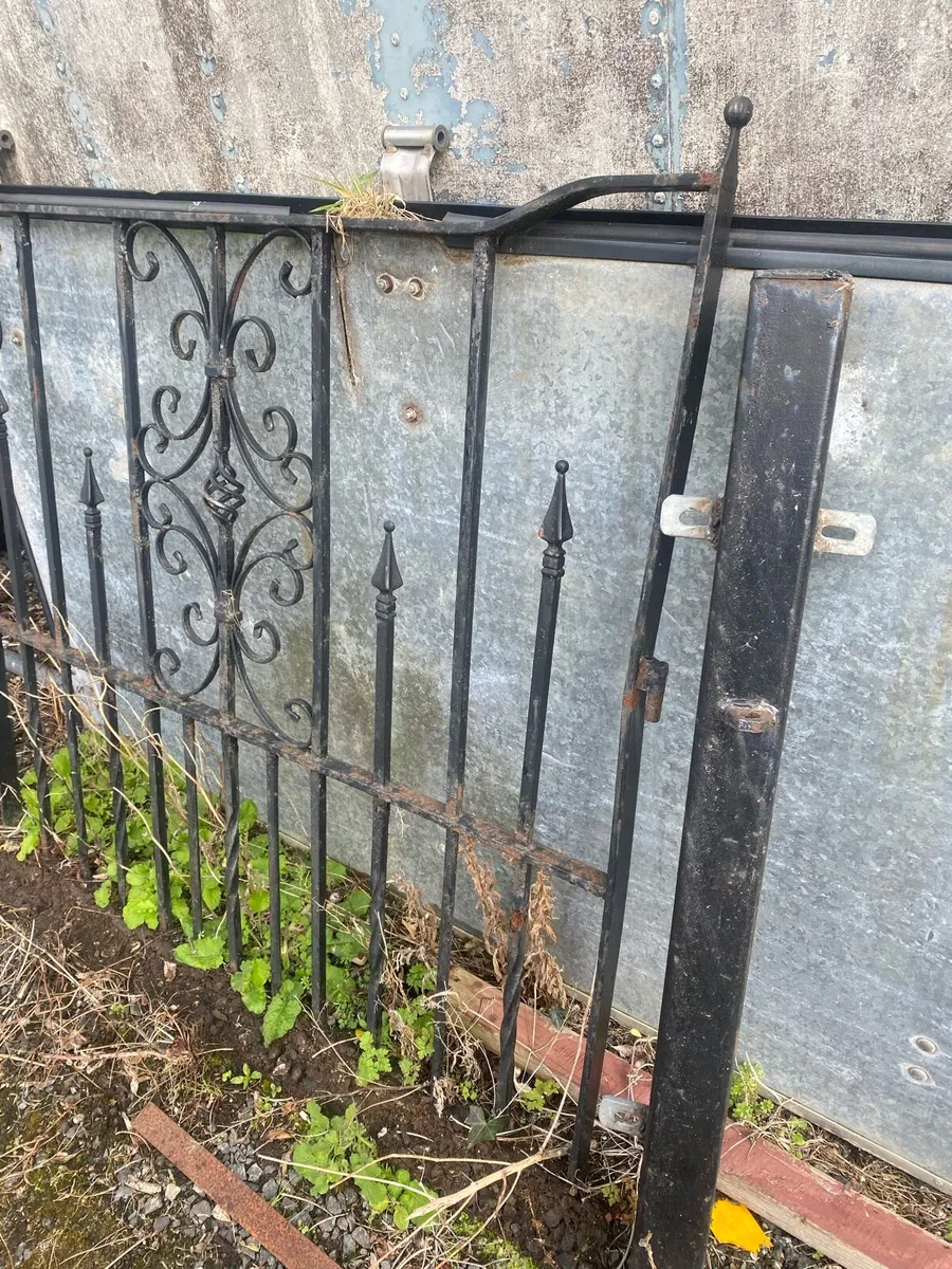 Gates - Image 2