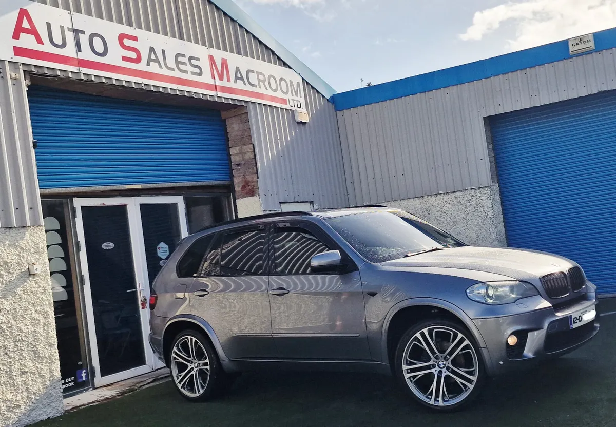 BMW X5 M-SPORT 3.0TD 7 SEATS GLASS ROOF - Image 1