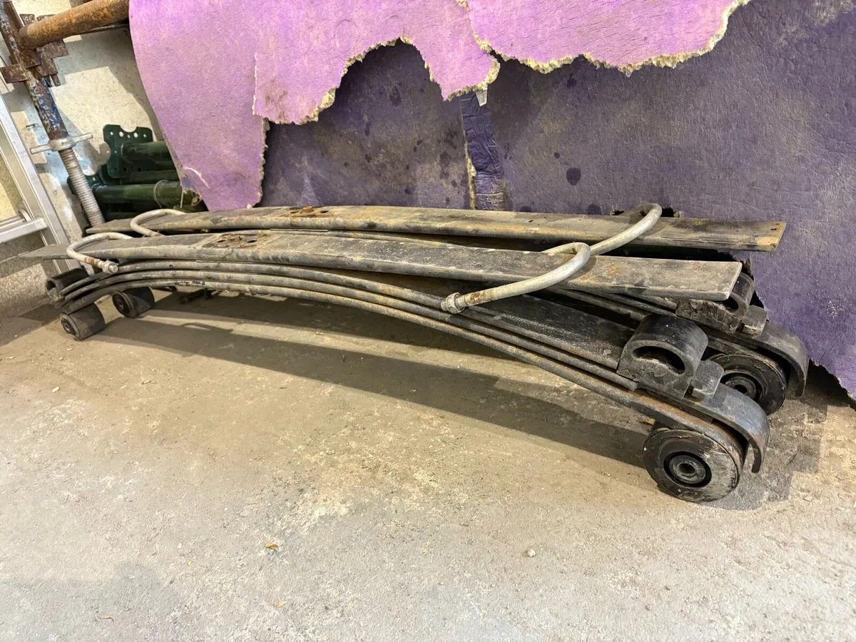 Ford transit mk9/8 extra heavy 4+1 springs - Image 1