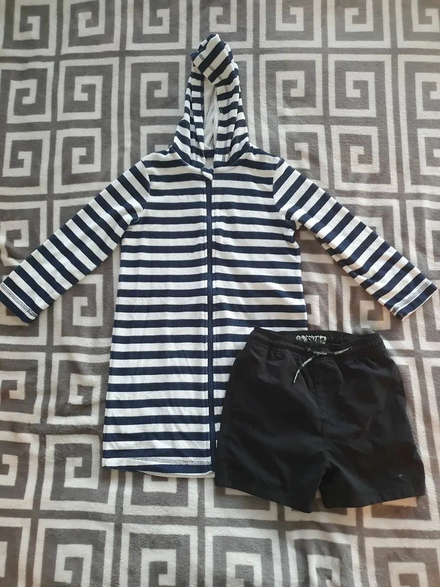 Boy 110 / 116  (4-5 years) NEXT / GAP / H&M - Image 3