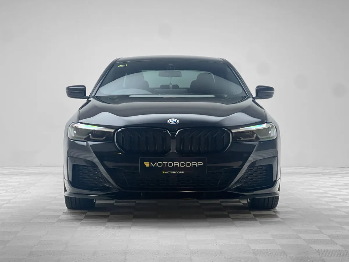 BMW 5-Series 530E M SPORT - Image 2