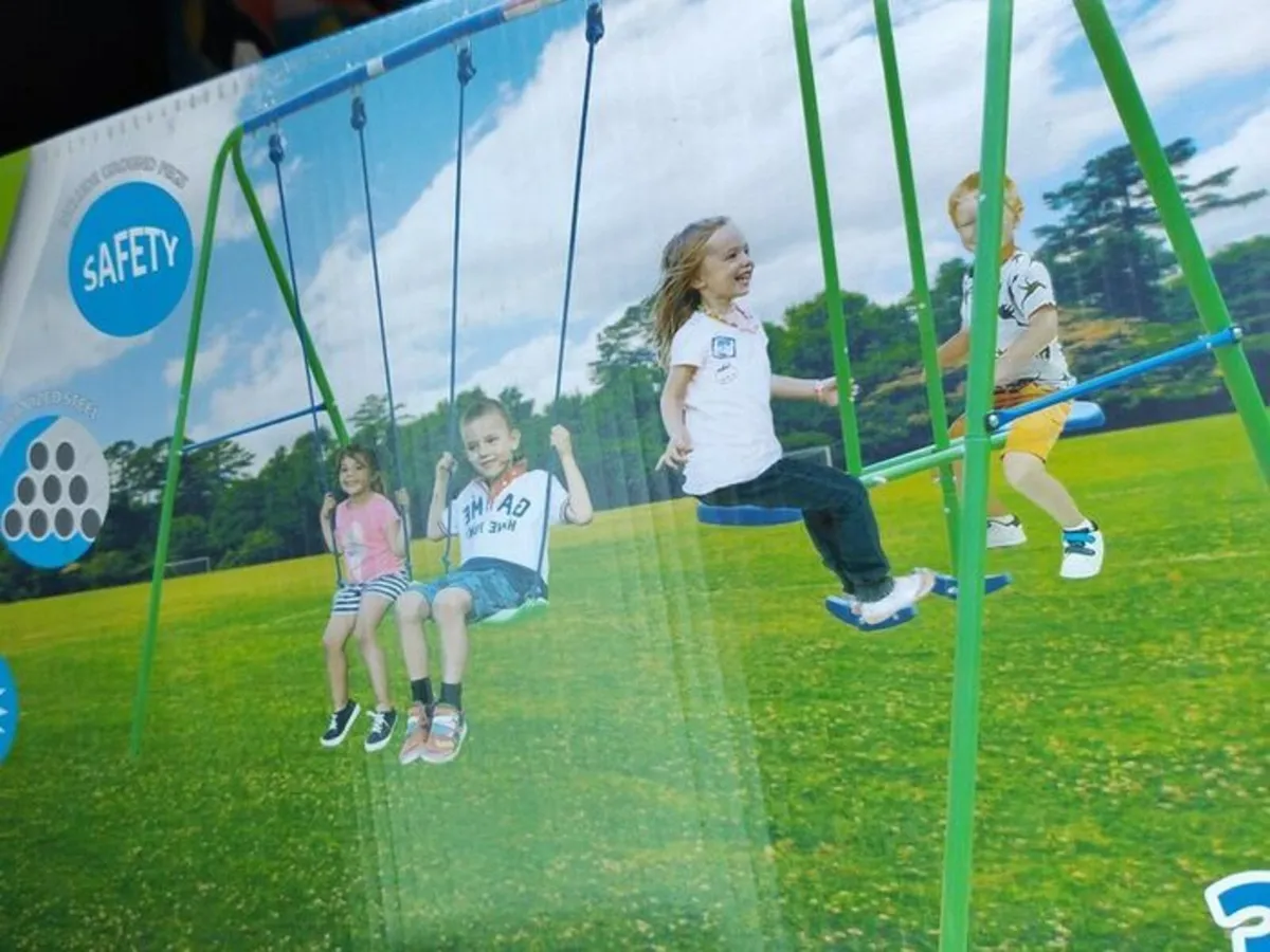 swing set - Image 1