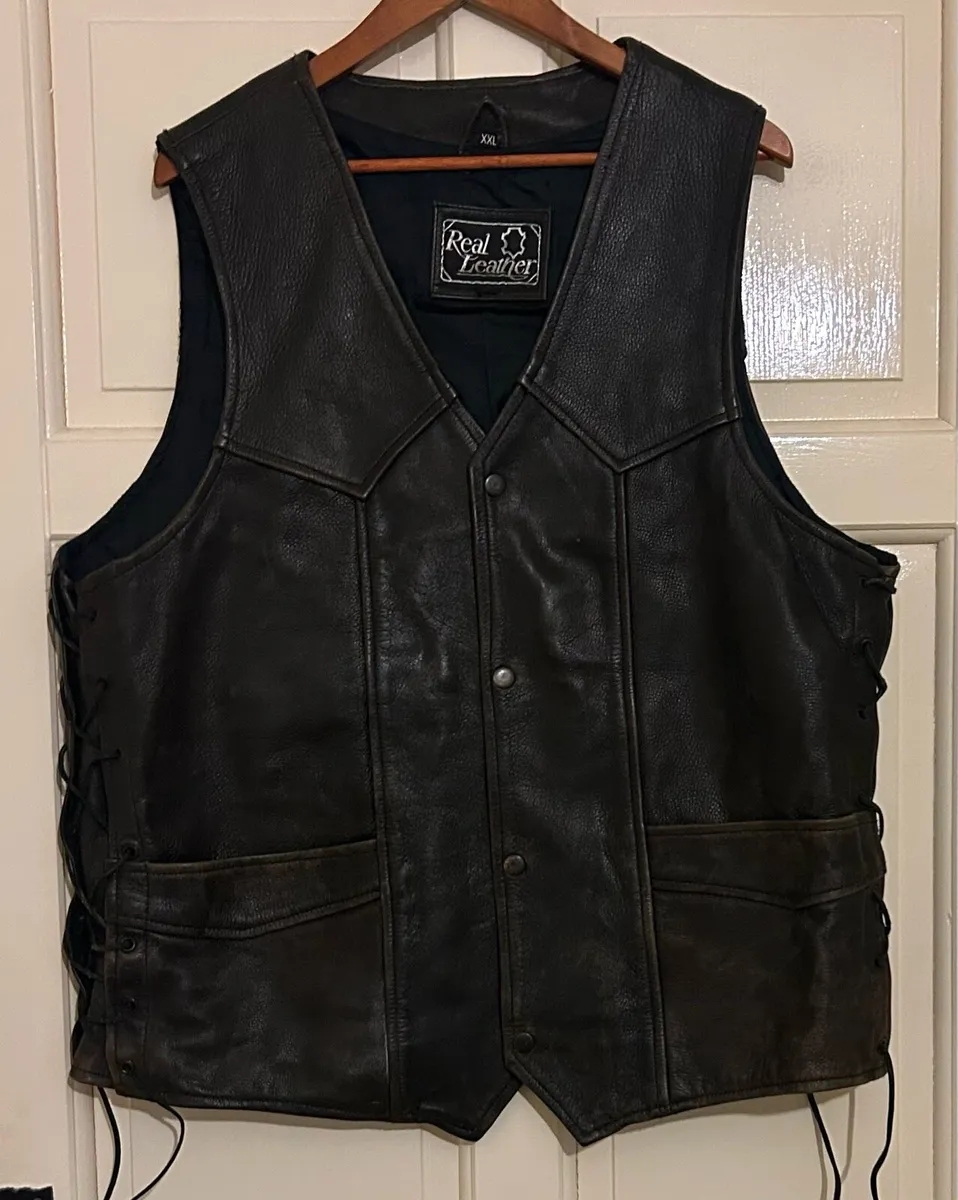 Leather biker jacket sleeveless - Image 1