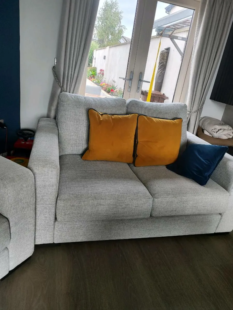 Couch - Image 2