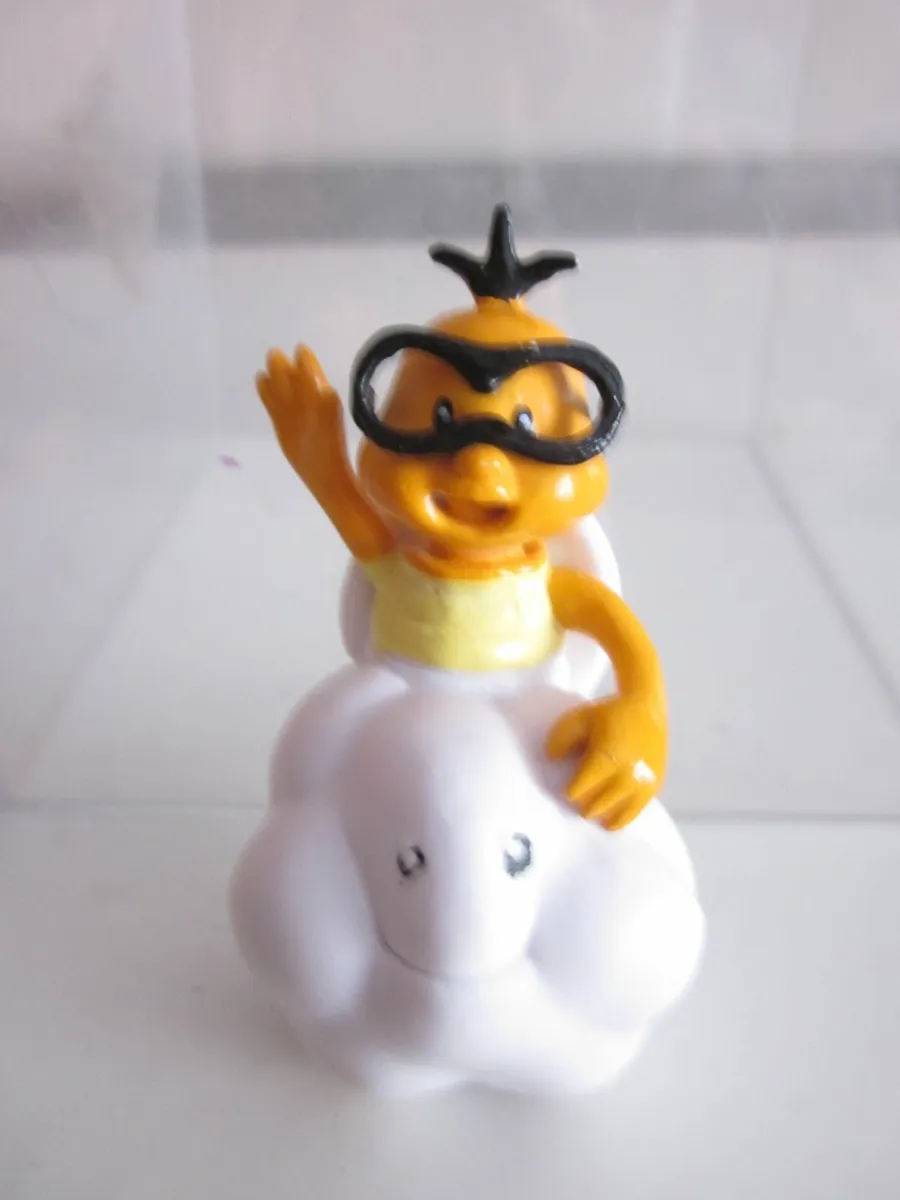 Super Mario Nintendo Lakitu PVC Figure 2007 2" - Image 1