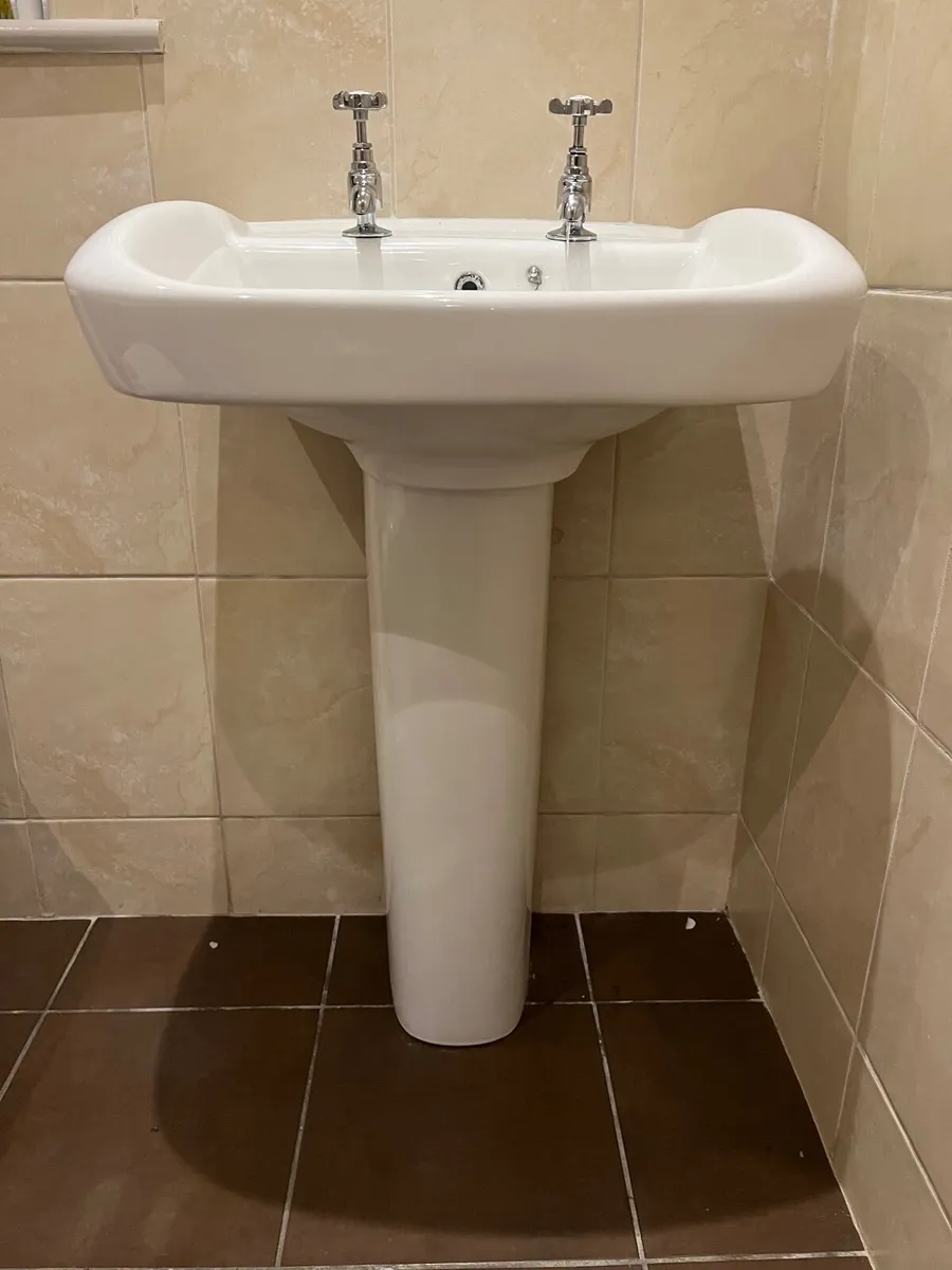 Bathroom utilities - Image 1
