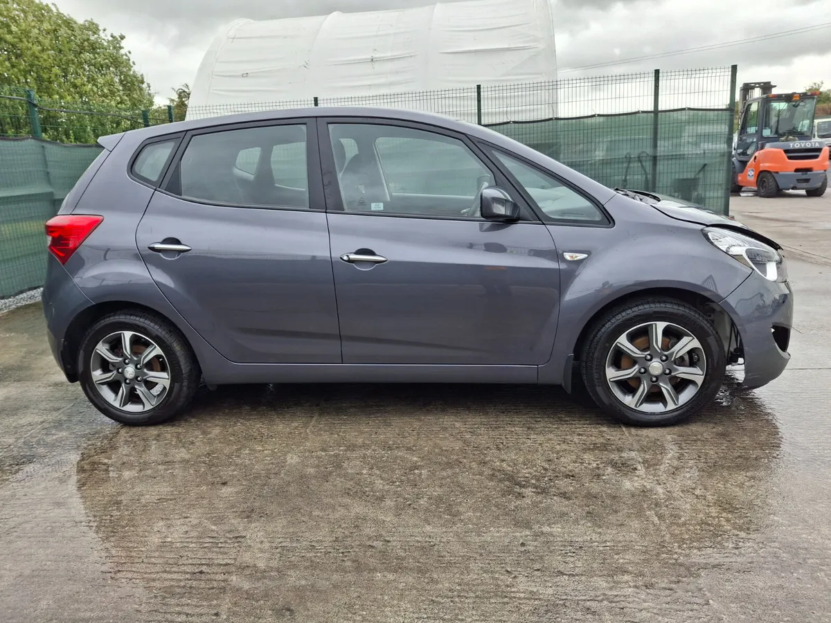 2019 Hyundai ix20    ..35km light damage - Image 4
