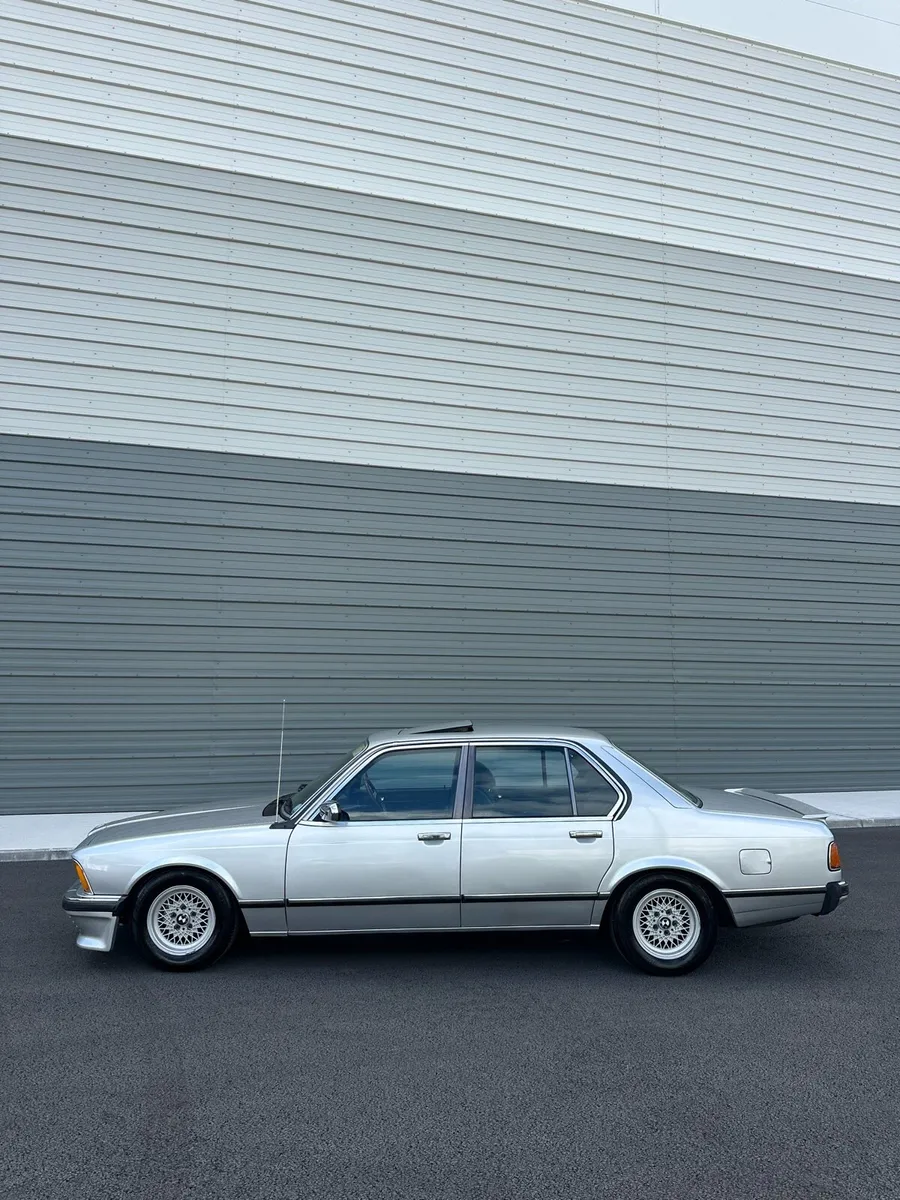 Bmw 732i 1980 - Image 2