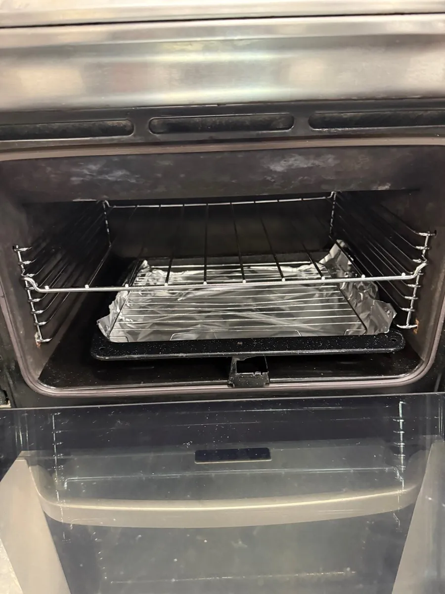 Oven - Image 2