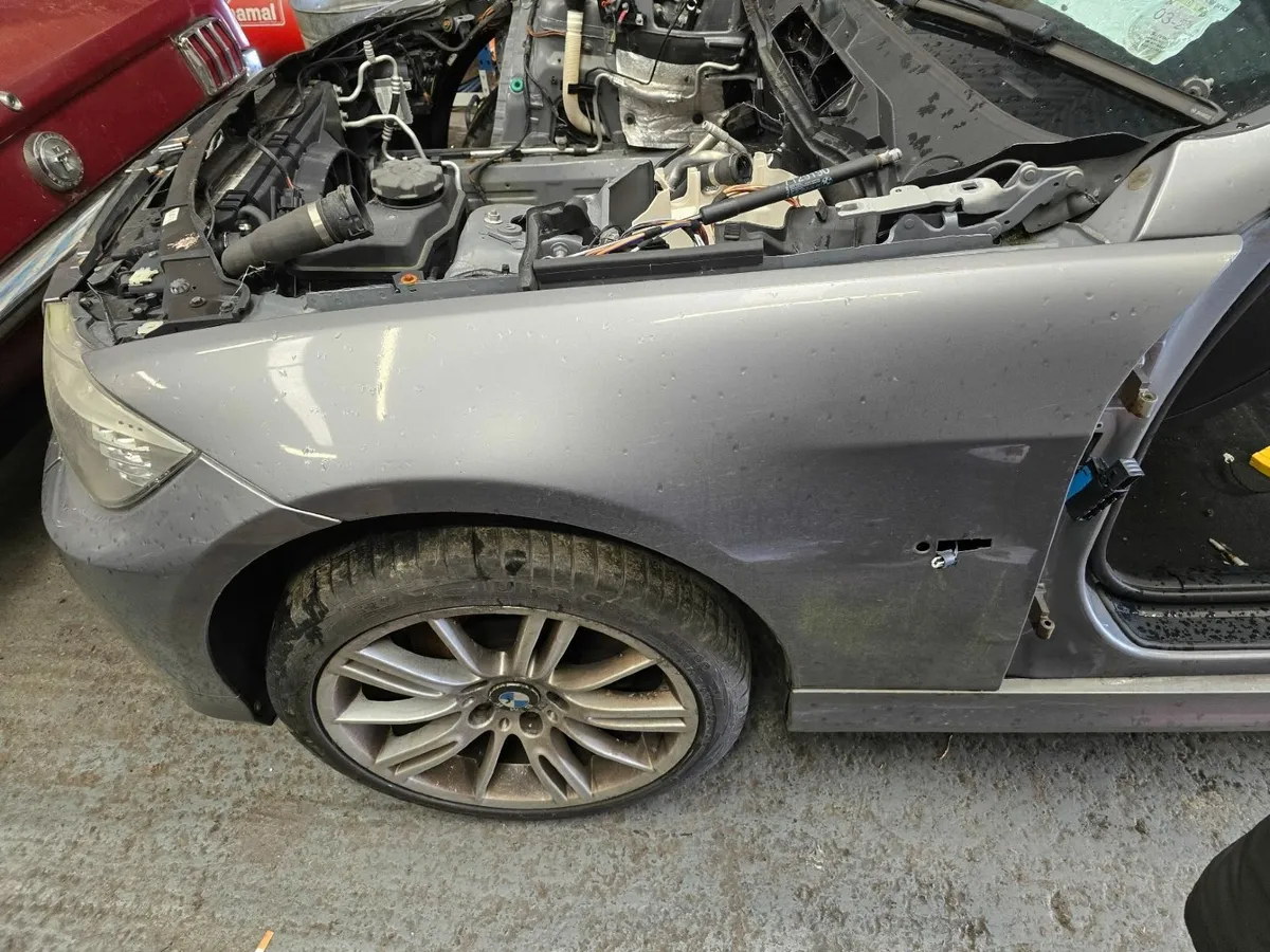 Breaking e90 bmw - Image 3