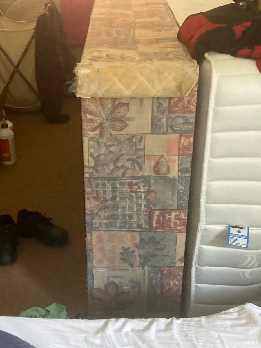 Single bed - Image 1