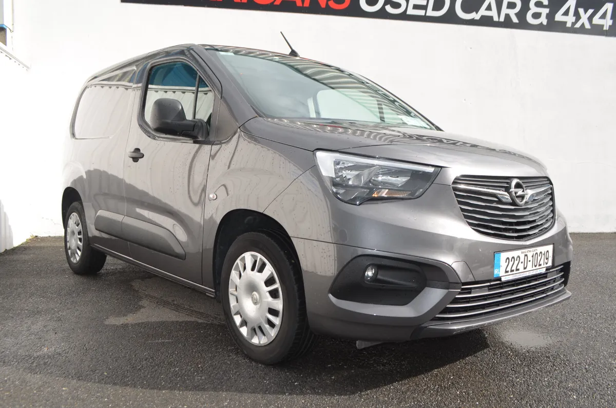 HIGH SPEC SPORT-AIR CON-LOW KMS-PRICE INCLS VAT - Image 1