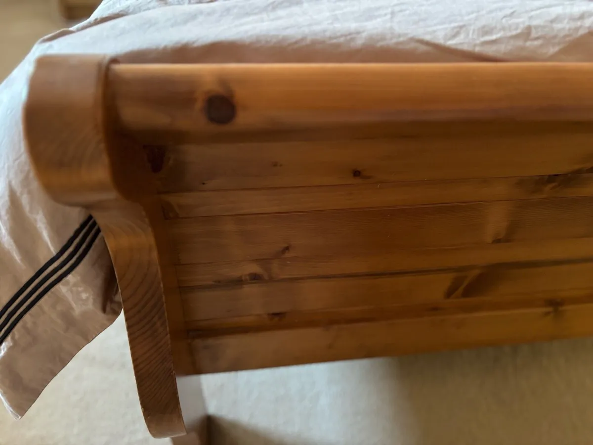FREE King Size sleigh Bed - Image 4