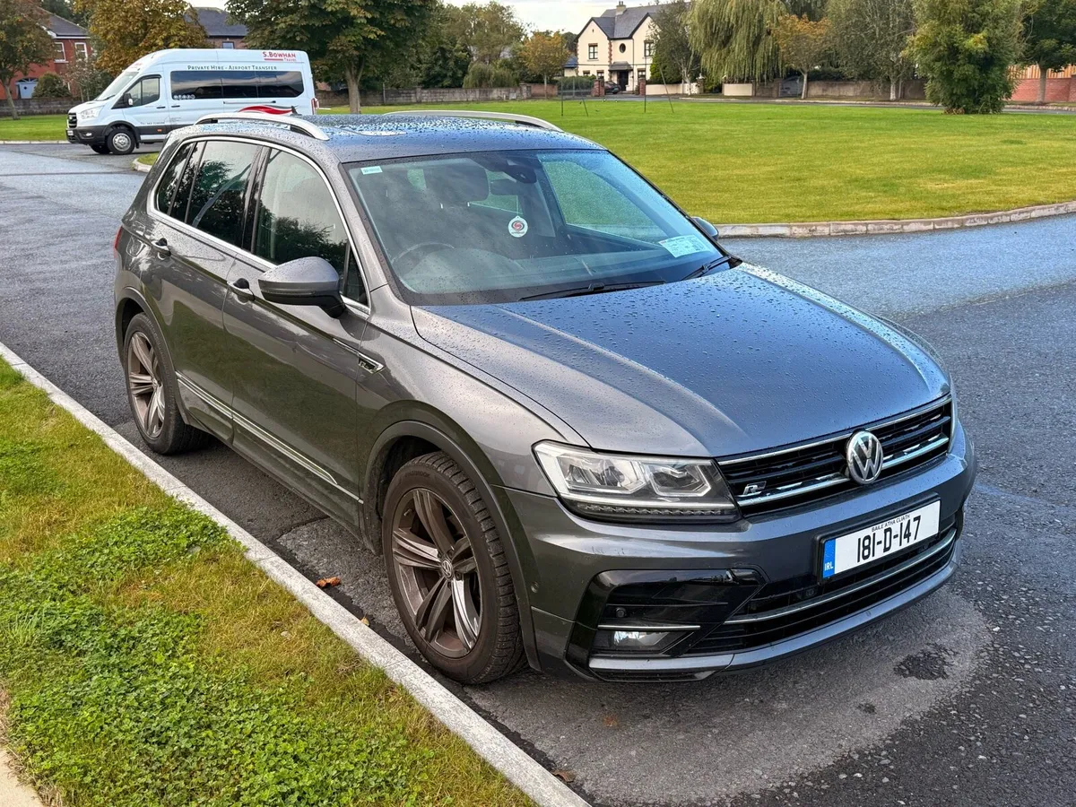 2018 R-Line VW Tiguan DSG/PANO ROOF - Image 2