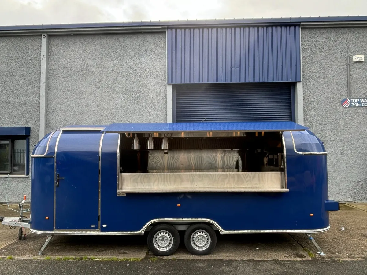 Trailer - Image 1