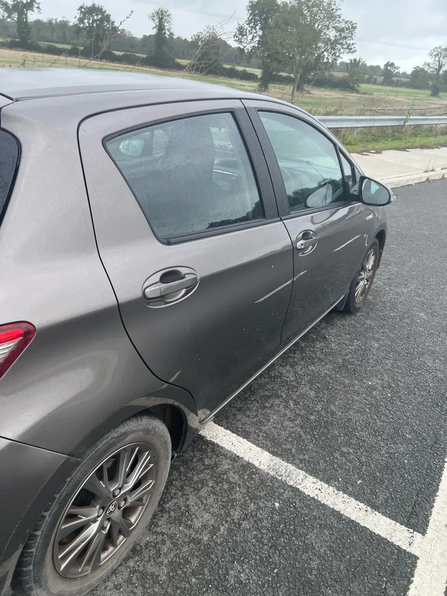 Car - Image 3