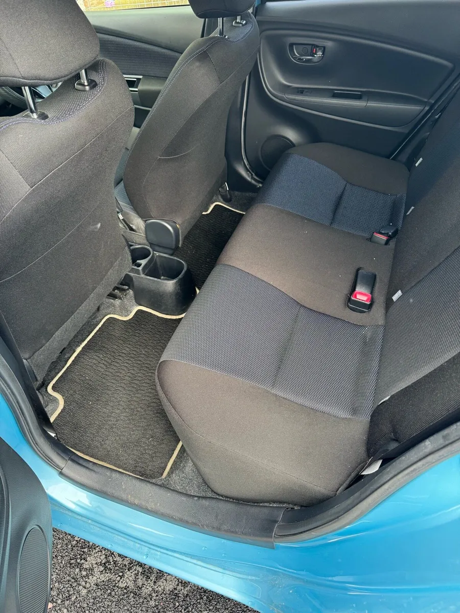Car - Image 3