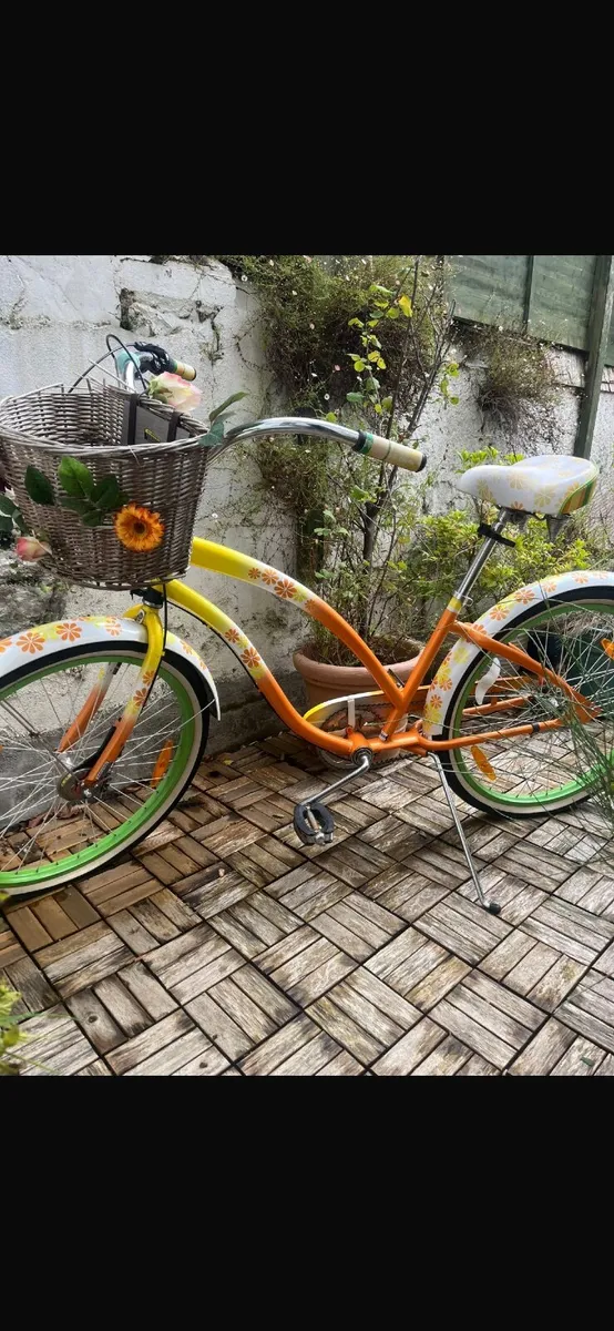 FREE Bike - Electra City Bike - Image 2