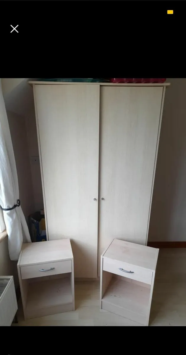Matching wardrobe and beside lockers - Image 1