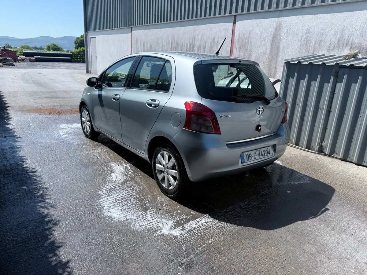Toyota yaris - Image 2