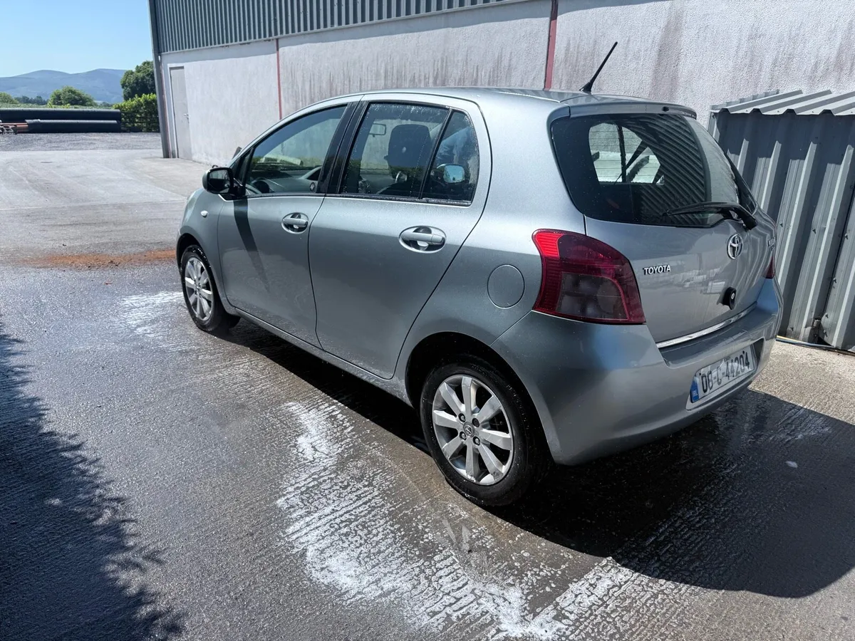 Toyota yaris - Image 4