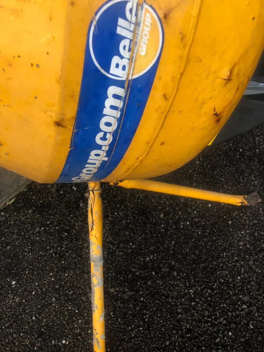 Electric cement mixer - Image 1