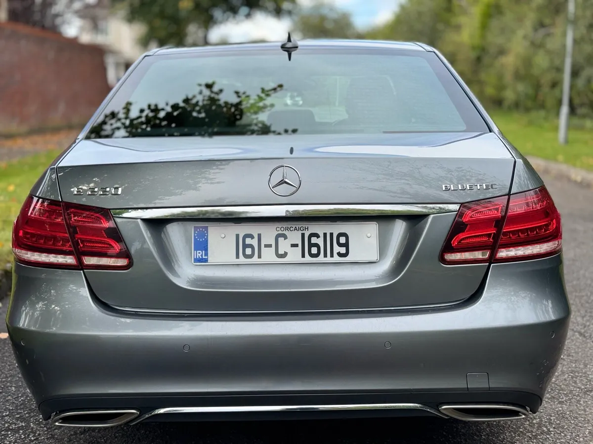 €9450 Mercedes E220 2016 Night Edition! - Image 4