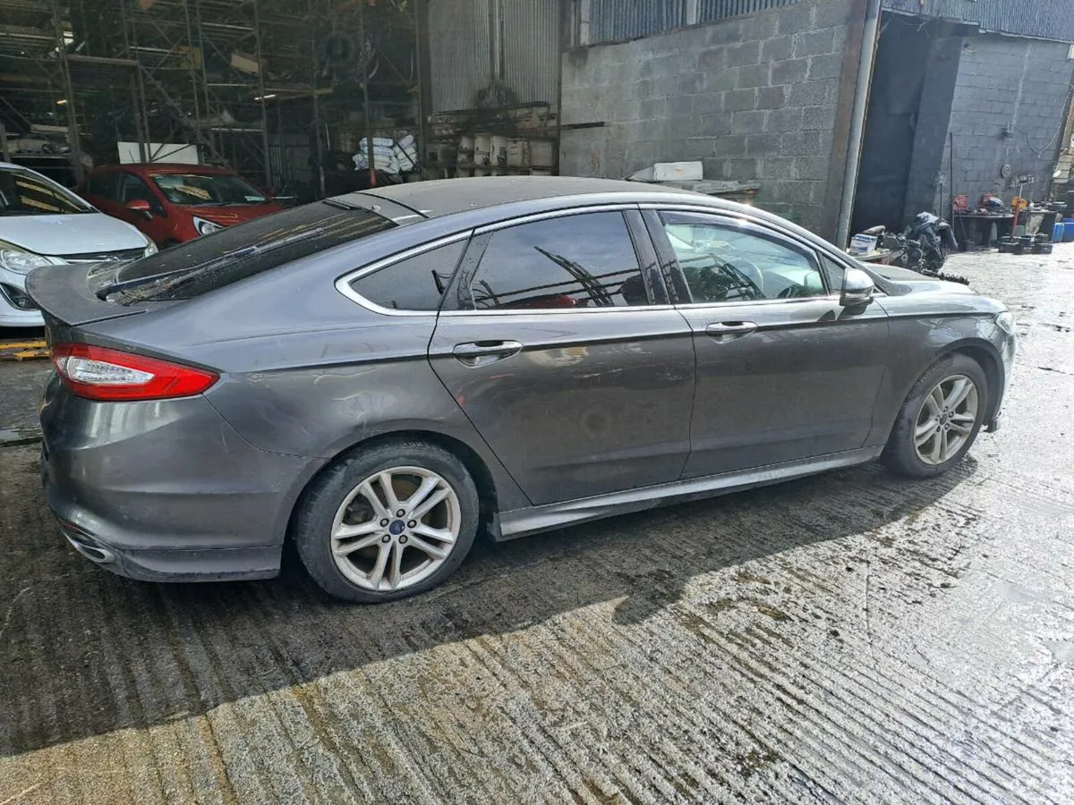 151 Ford Mondeo 2.0 dsl breaking for parts - Image 4