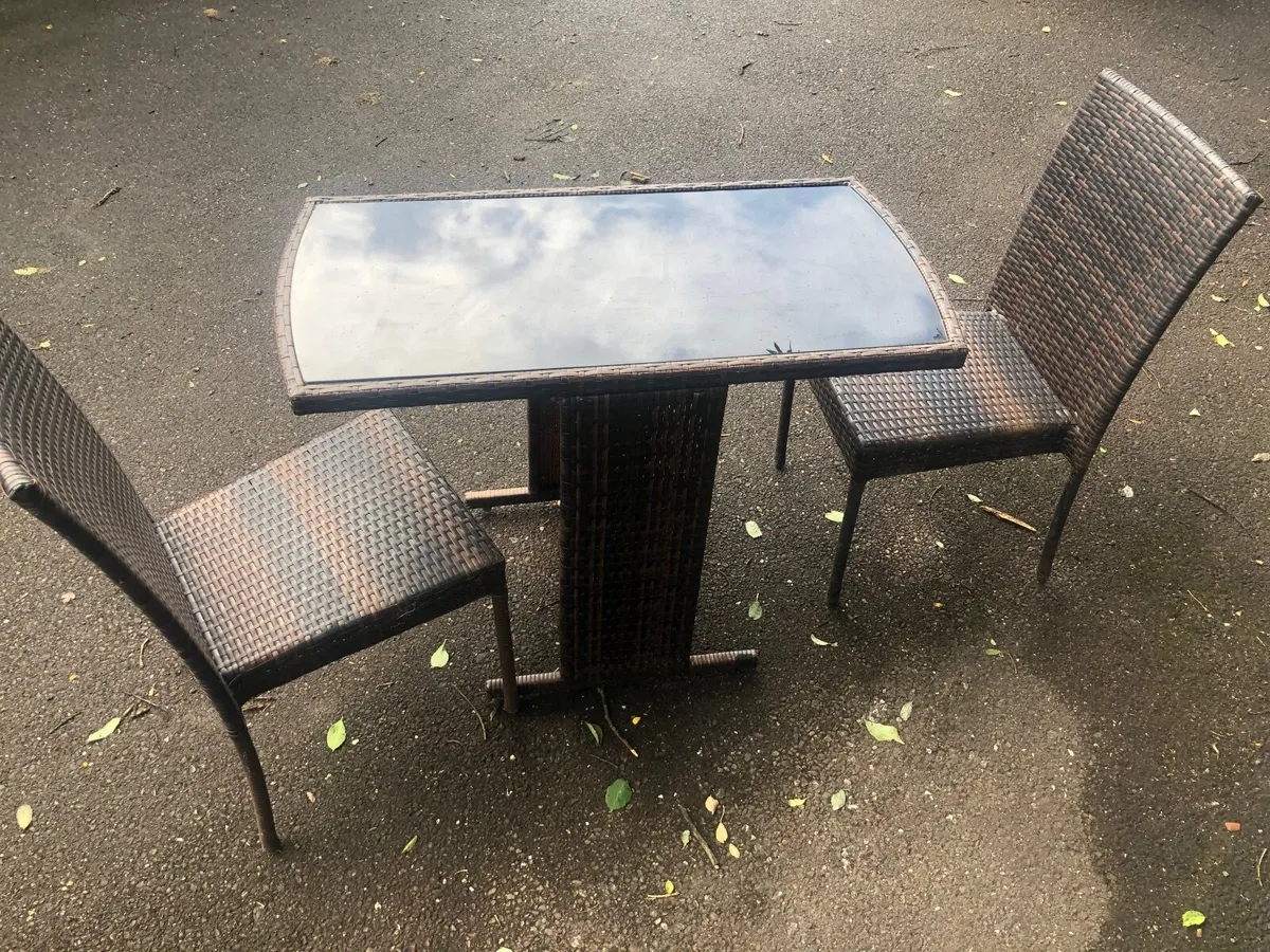 Garden table and chairs - Image 2