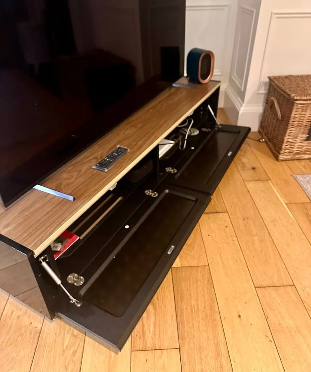 large TV unit - Image 3
