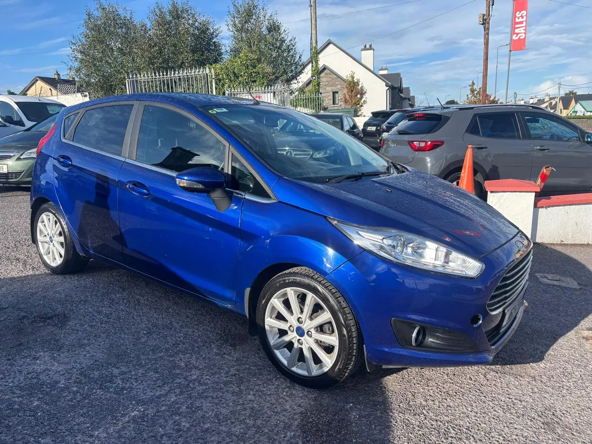 Ford Fiesta 2016  TITANIUM  1.25  PETROL - Image 2