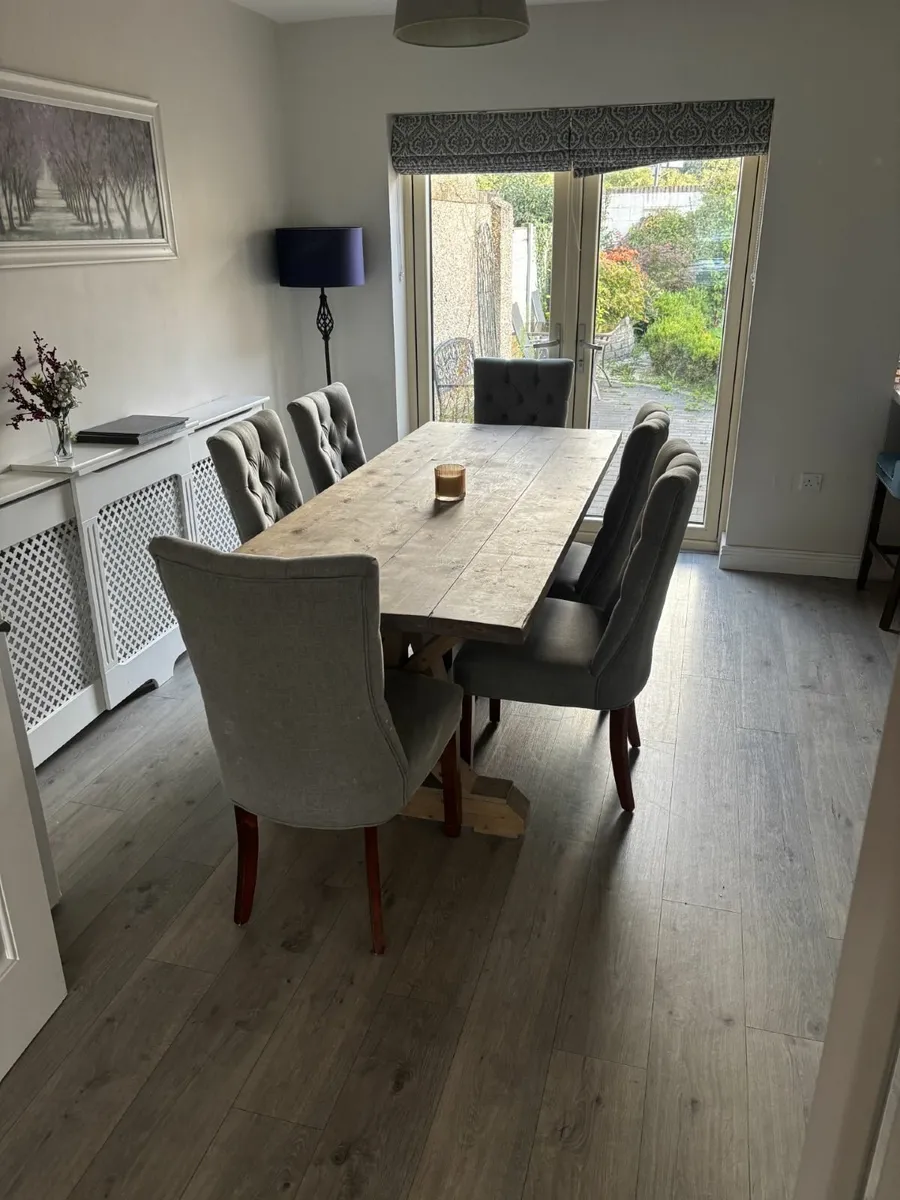 Dining table and chairs - Image 1