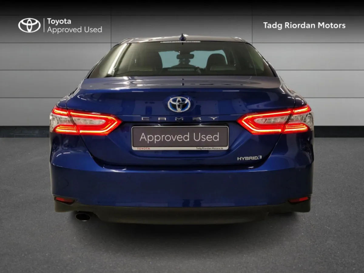 Toyota Camry HYBRID PLATINUM 4DR AUTO - Image 4