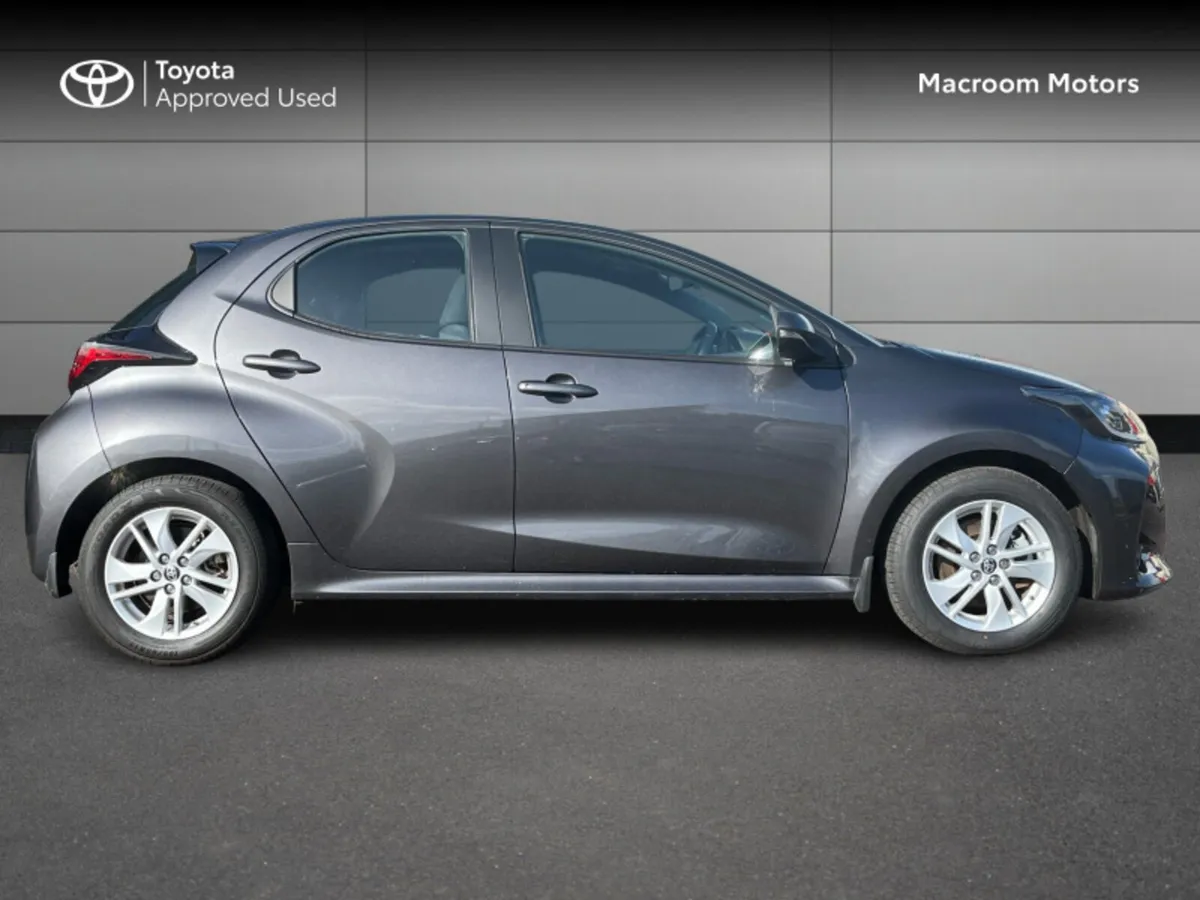 Toyota Yaris HYBRID LUNA 4DR AUTO - Image 3