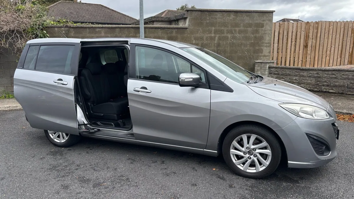 2015 Mazda 5 Exe Se 1.6D*Low Mileage*7 Seats*NCT’D - Image 4