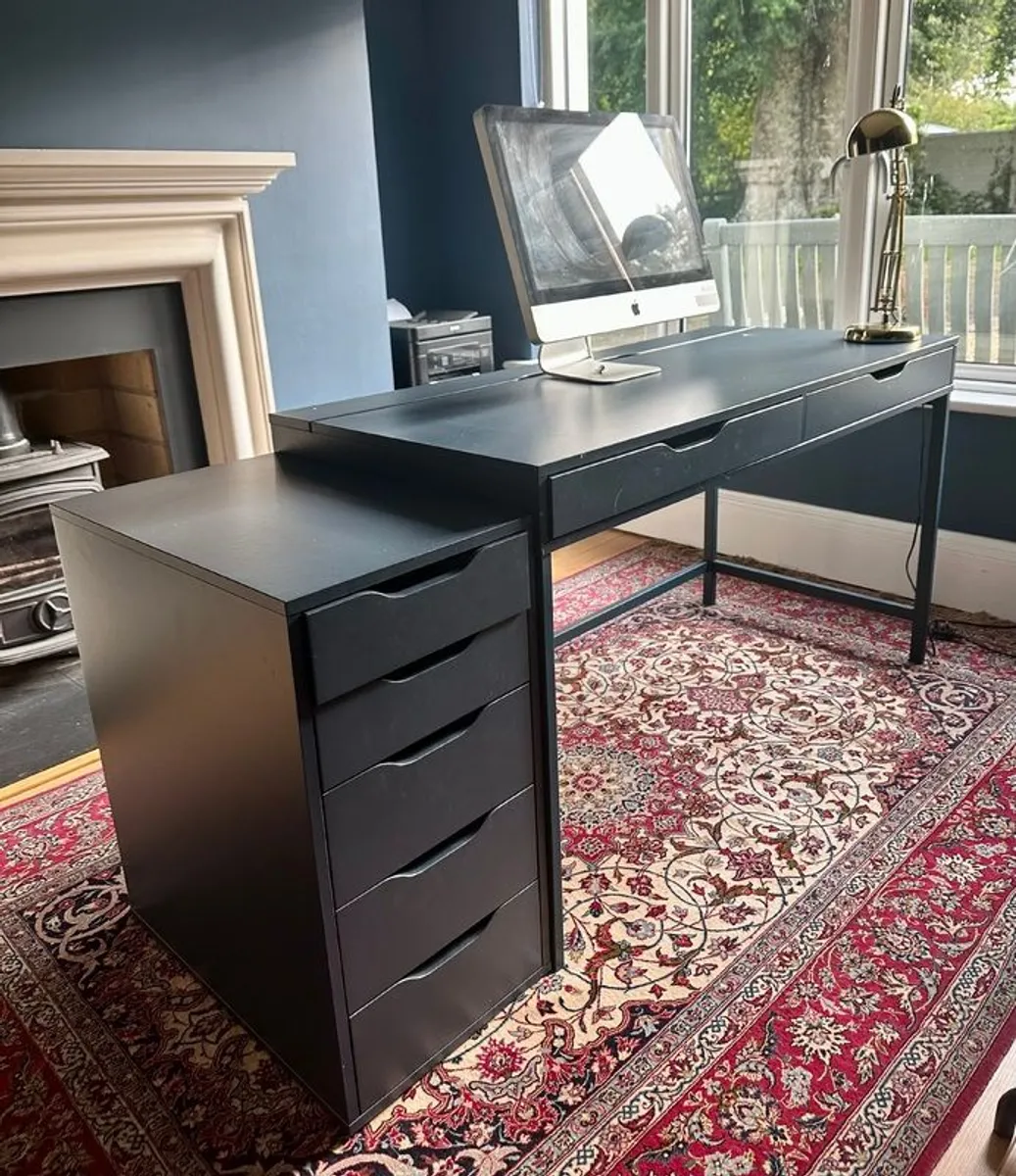 Desk and drawers - Image 1