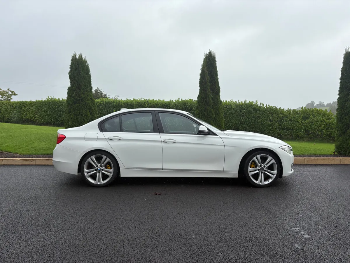 BMW 3-Series 2012 - Image 2