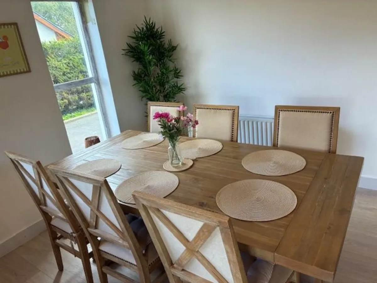 Extending High Quality 2.8m Dining Set incl bench - Image 2