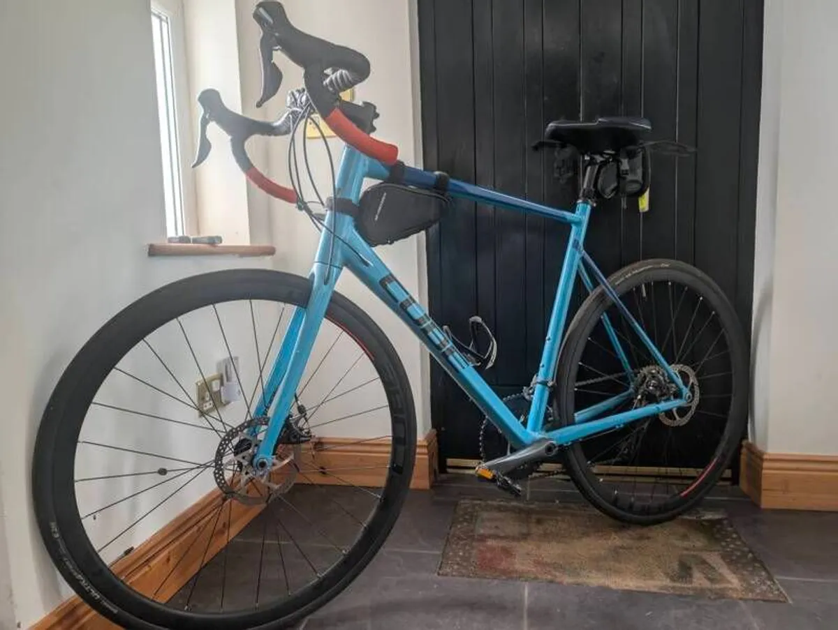 Cube Attain Race Road Bike (XL -62cm) - Image 1