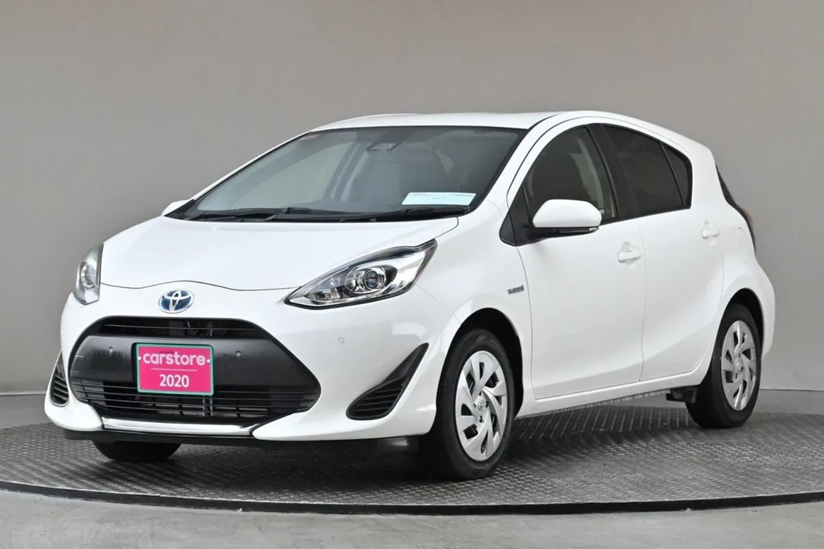 Toyota Aqua 1.5 Vvt-i Hybrid  reverse Cam park Se - Image 3