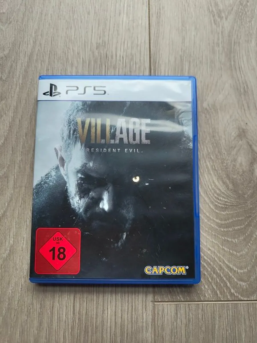 PS VR2 + Resident Evil Village Disc - Image 3