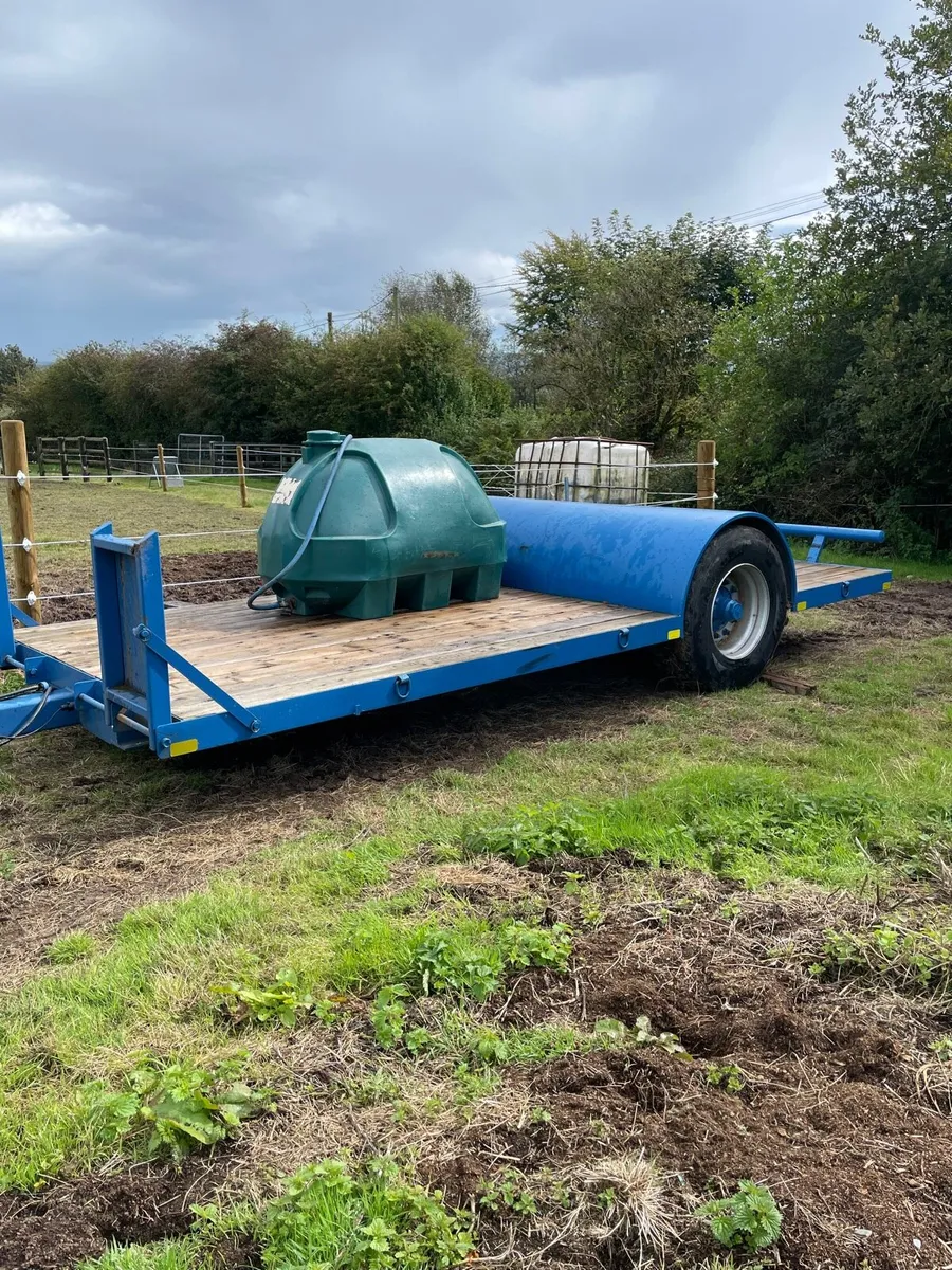 Bale trailer/low loader - Image 1