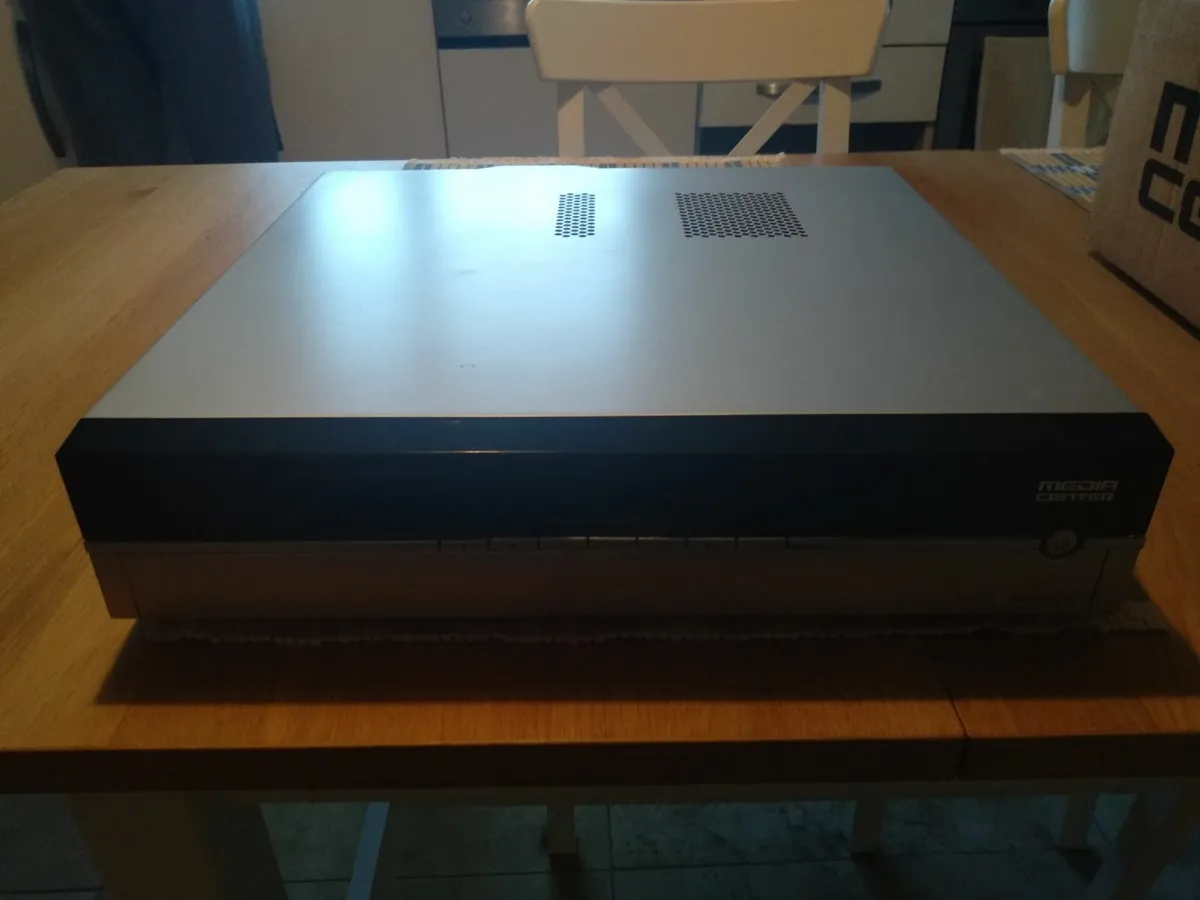 Fujitsu-Siemens SCALEO-E Media PC (Upgraded) - Image 1