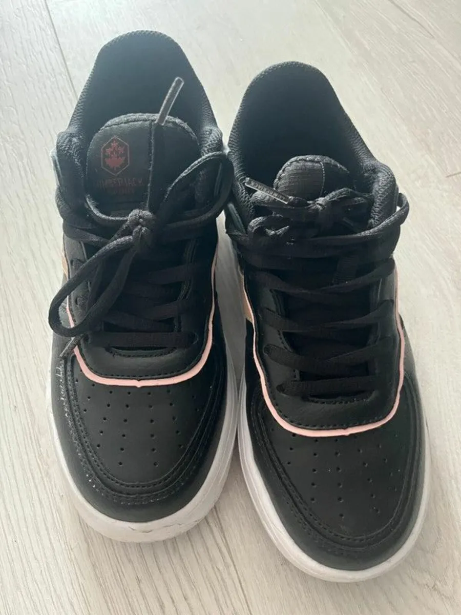 sneakers - Image 2