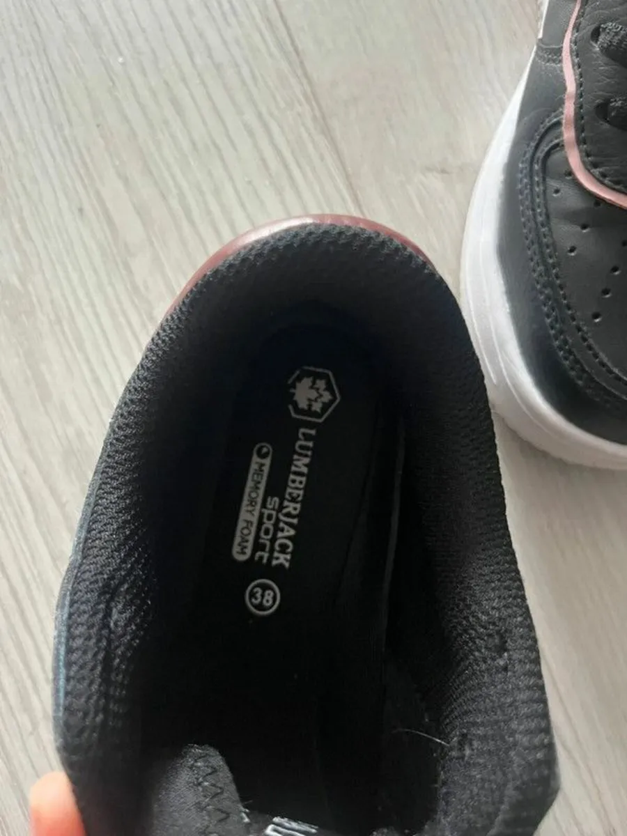 sneakers - Image 3