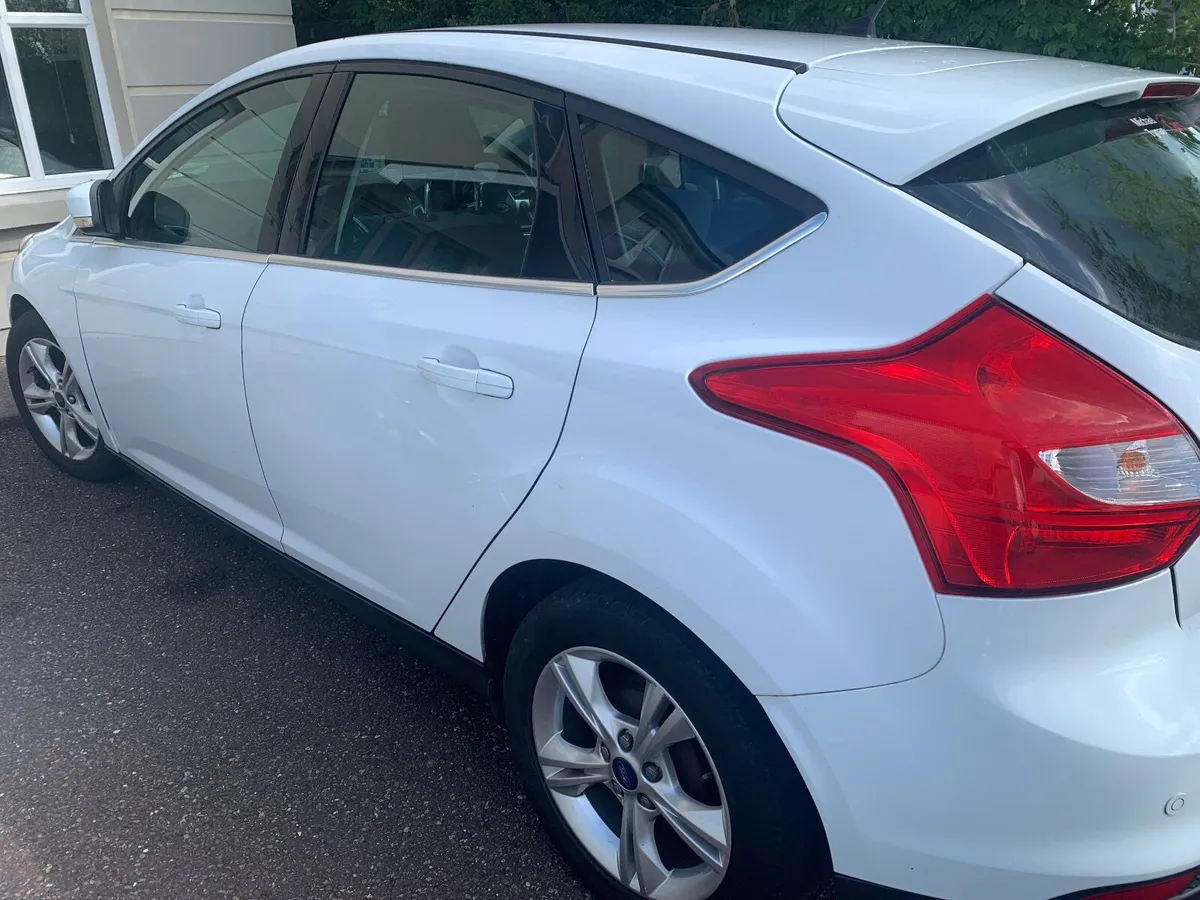 Ford Focus 2011 - Image 4