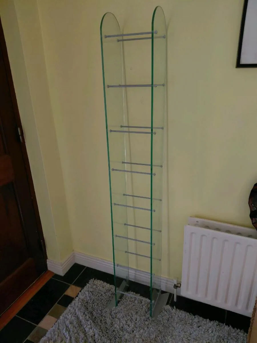 300 CDs Perfect for a car boot sale. FREE CD RACK - Image 3
