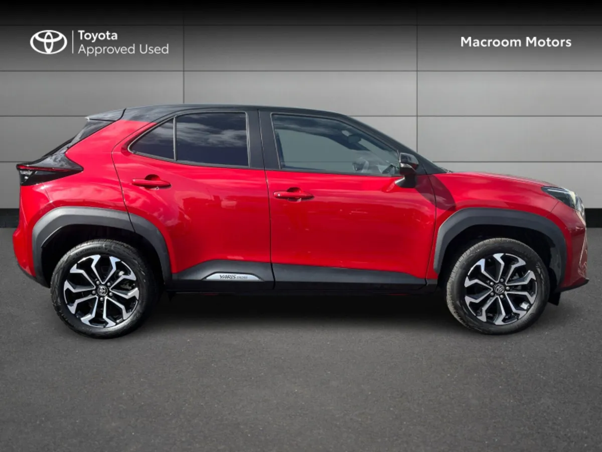 Toyota Yaris Cross YARIS CROSS LUNA SPORT - Image 3